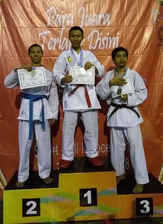 Siswa SMA Al-Qur'an Wahdah Islamiyah Bogor Raih Juara Karate Se-Kabupaten Bogor