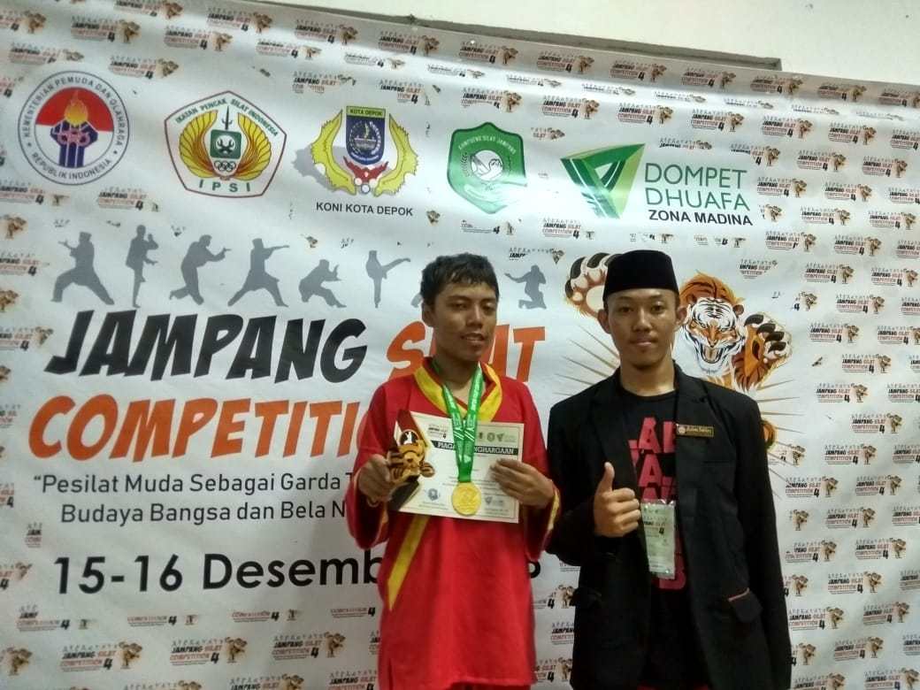 Siswa SMP-SMA Al Qur'an Wahdah Cibinong borong gelar Juara di Kejuaraan Silat Jampang Competition