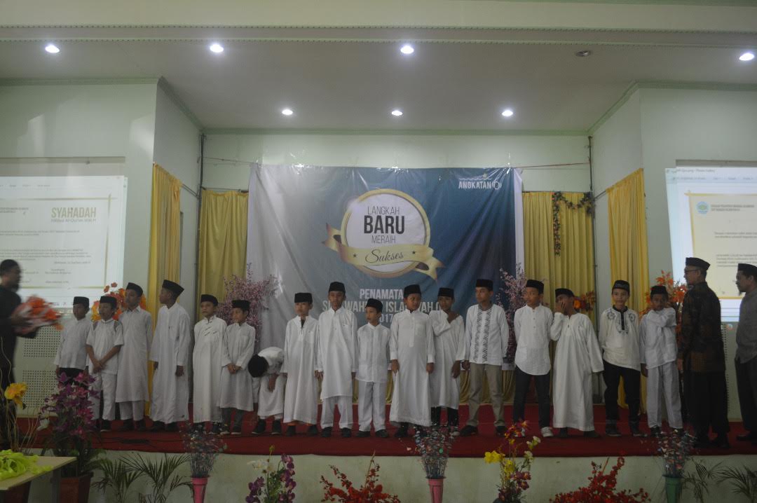 SDIT Wahdah Islamiyah 01 Luluskan 121 Penghafal Al-Quran