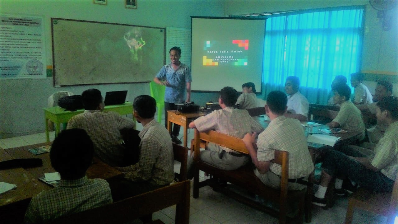 SMA Wahdah gandeng LPM Penalaran UNM menggelar Pelatihan Karya Tulis Ilmiah