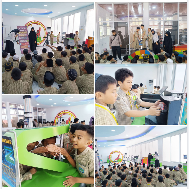 Peserta didik Kelas IV SD Islam Terpadu Wahdah Islamiyah 01 Makassar melakukan kunjungan ke Dinas Perpustakaan dan Kearsipan Sulawesi Selatan